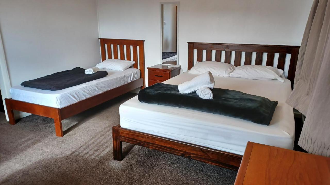 Homestay Family Room, Near The City Center Christchurch Bagian luar foto